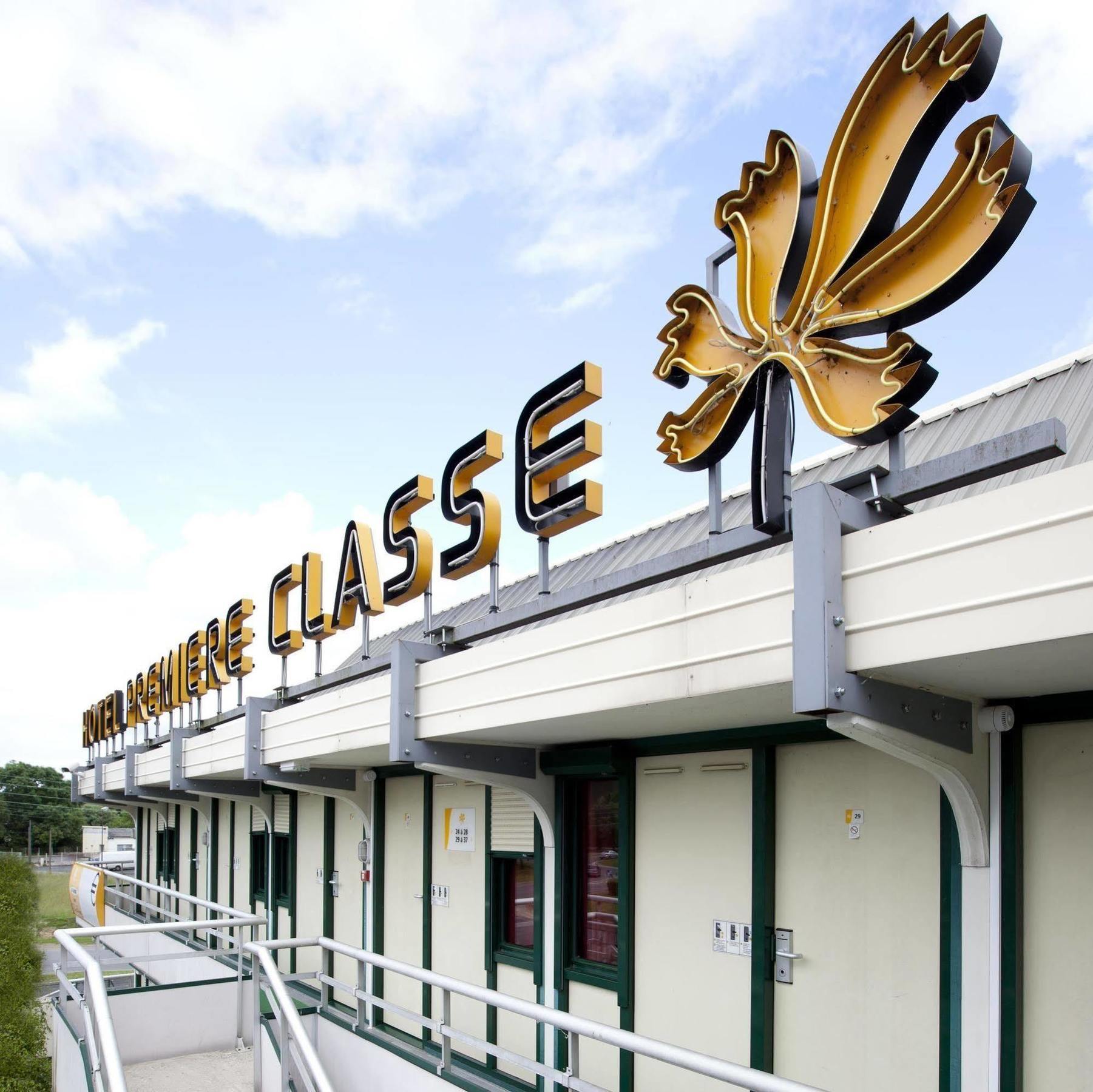 Premiere Classe Melun Senart Hotel *